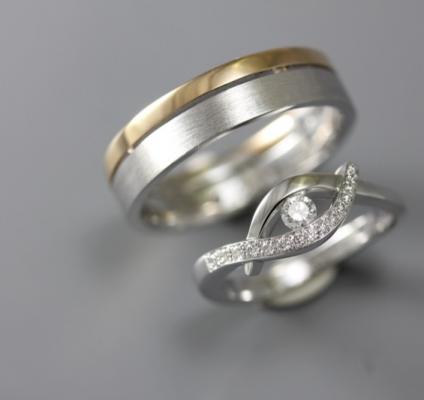 Alliance or blanc et diamants 
