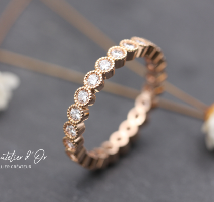 Alliance en or  éthique 18 carats et diamants sertis clos mille grains
