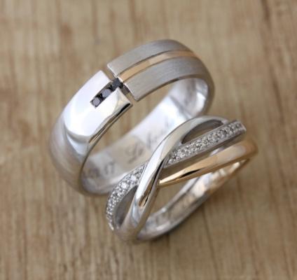 Alliances bicolores avec diamants 