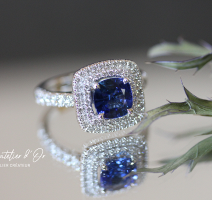 Céation originale d'une époustouflant bague de fiançailles saphir et diamants