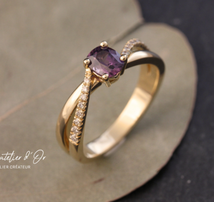 Bague de fiançailles originale saphir violet et diamants - L'Atelier d'Or Lyon