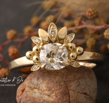 Bague de fiançailles diamant coussin création originale par L'Atelier d'Or