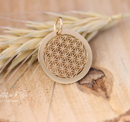 Pendentif fleur de vie en or éthique 18 carats un cadeau chargé de symbolique