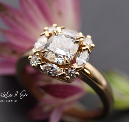 Bague de fiançailles unique en or recyclé 18 Carats avec diamants éthiques