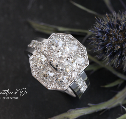Sublime bague de fiançailles originale en or blanc 18 carats et diamants
