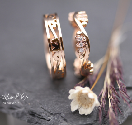 Alliances assorties en or rose 18 carats, l'élégance d'un amour unique