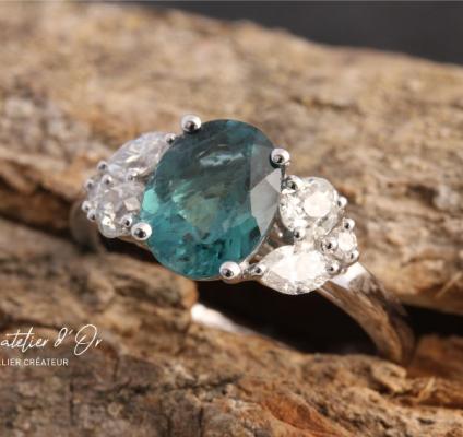 Bague de fiançailles originale et poétique en or recyclé 18 carats 