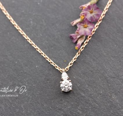 Collier en or éthique 18 carats  avec son pendentif diamant poire et diamant rond