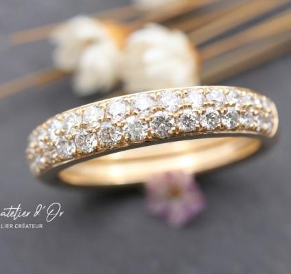 Alliance en or éthique 18 carats et rivière de diamants, l’élégance éternelle