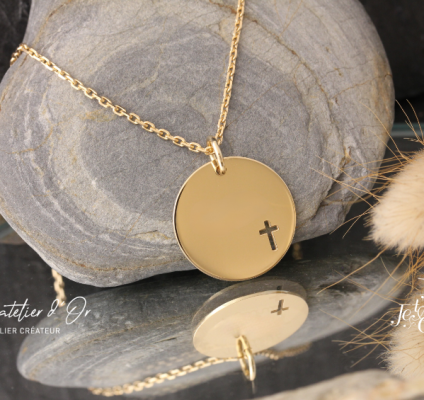 Médaille enfant Je T'AdOr petite croix en or éthique 18 carats