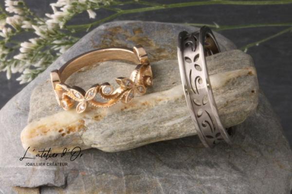 Duo d'alliances en or éthique 18 carats d'inspiration florale