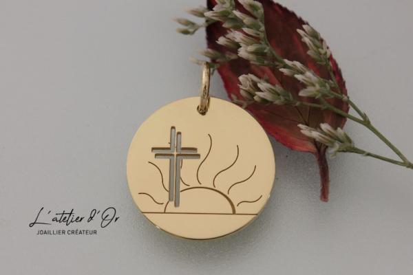 Médaille enfant sur mesure en or éthique 18 carats - Je T'AdOr par L'Atelier d'Or
