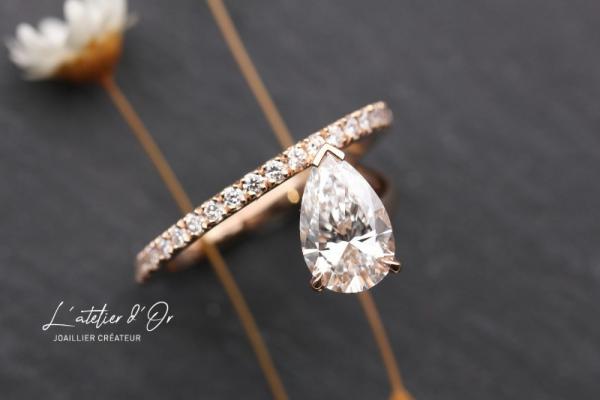 Bague de fiançailles en or éthique 18 carats et diamants façon solitaire revisité
