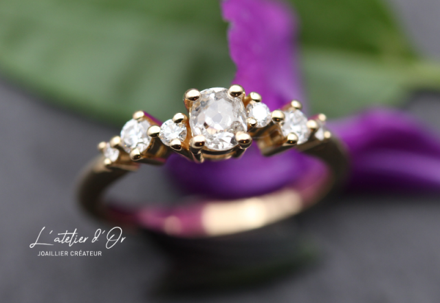 Bague de fiançailles en or jaune et diamants taille ancienne