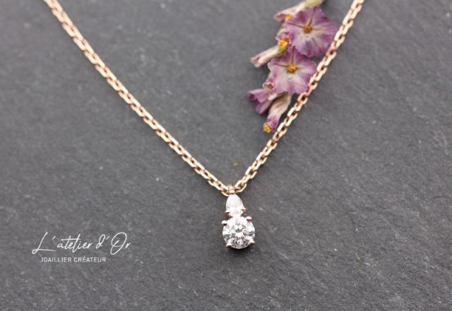 Collier en or éthique 18 carats  avec son pendentif diamant poire et diamant rond
