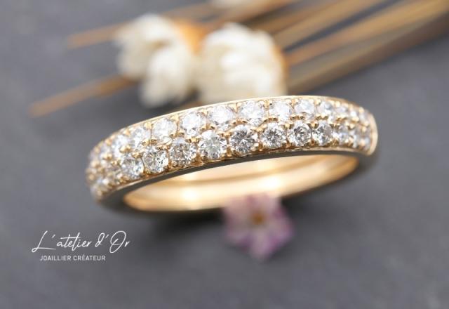 Alliance en or éthique 18 carats et rivière de diamants, l’élégance éternelle