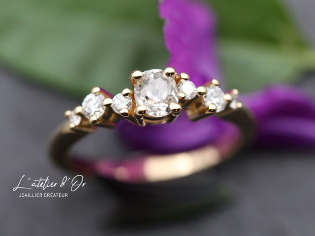 Bague de fiançailles en or jaune et diamants taille ancienne