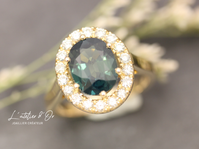 Bague de Fiançailles en Or éthique 18 Carats – Saphir Teal & Diamants