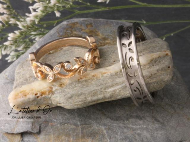 Duo d'alliances en or éthique 18 carats d'inspiration florale