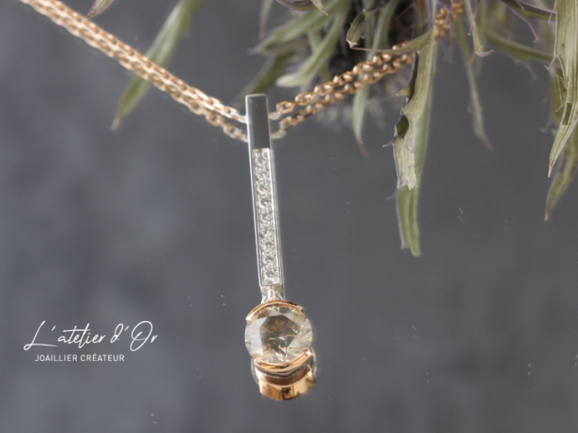 Pendentif en or éthique 18 carats – Baguette sertie de diamants et diamant champagne