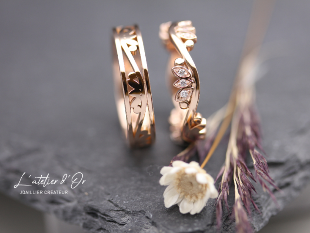 Alliances assorties en or rose 18 carats, l'élégance d'un amour unique